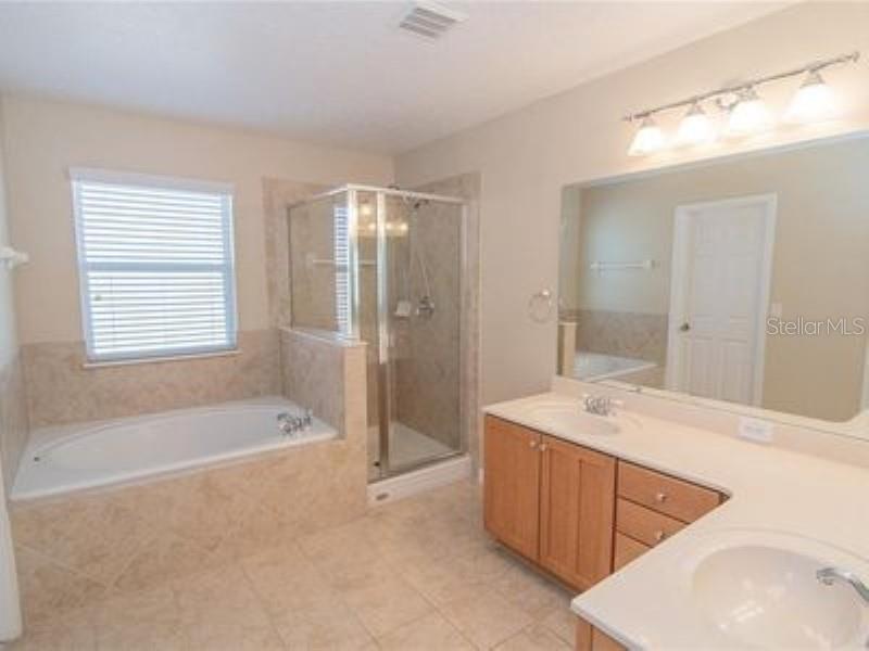 Image 17 of 49 For 14608 Stonebriar Way