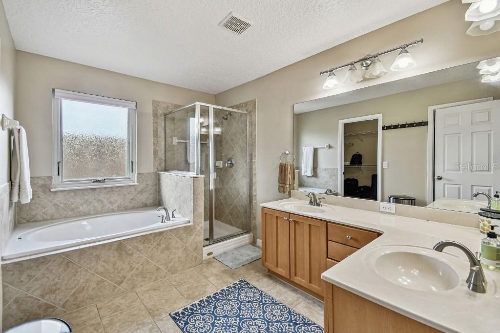 Image 36 of 49 For 14608 Stonebriar Way