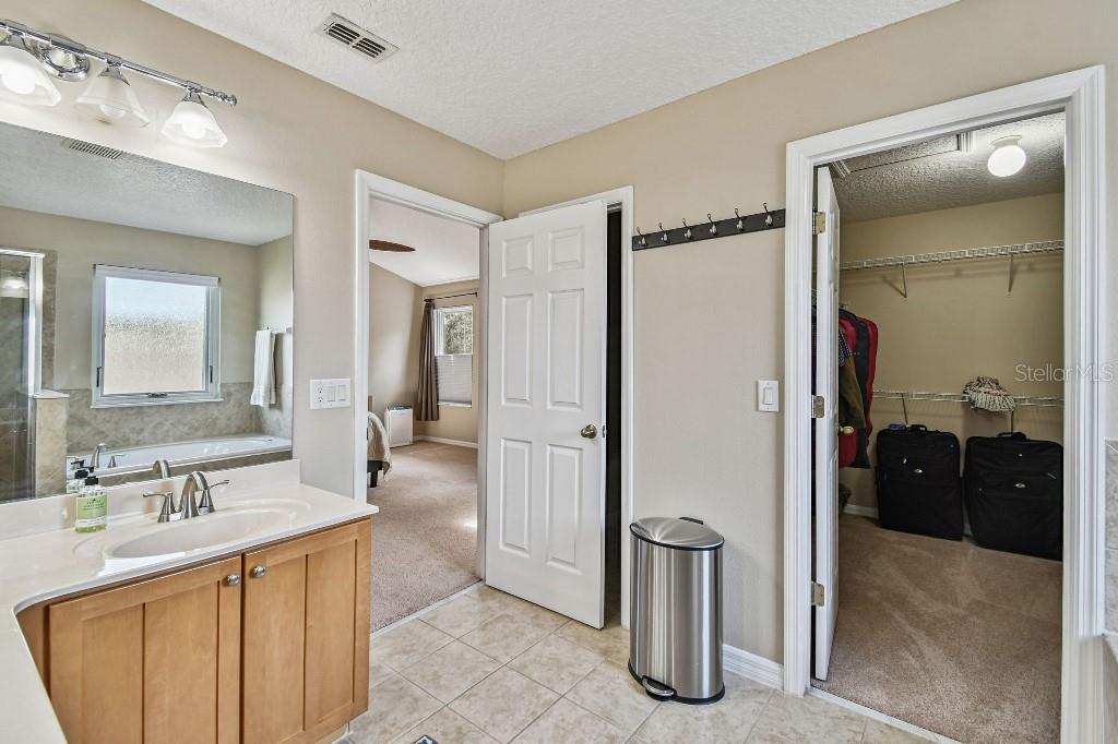 Image 38 of 49 For 14608 Stonebriar Way