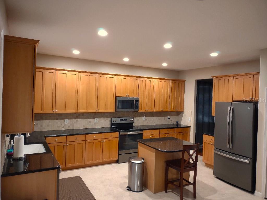 Image 4 of 49 For 14608 Stonebriar Way