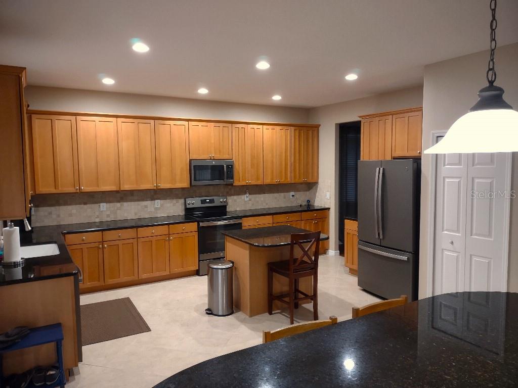 Image 7 of 49 For 14608 Stonebriar Way