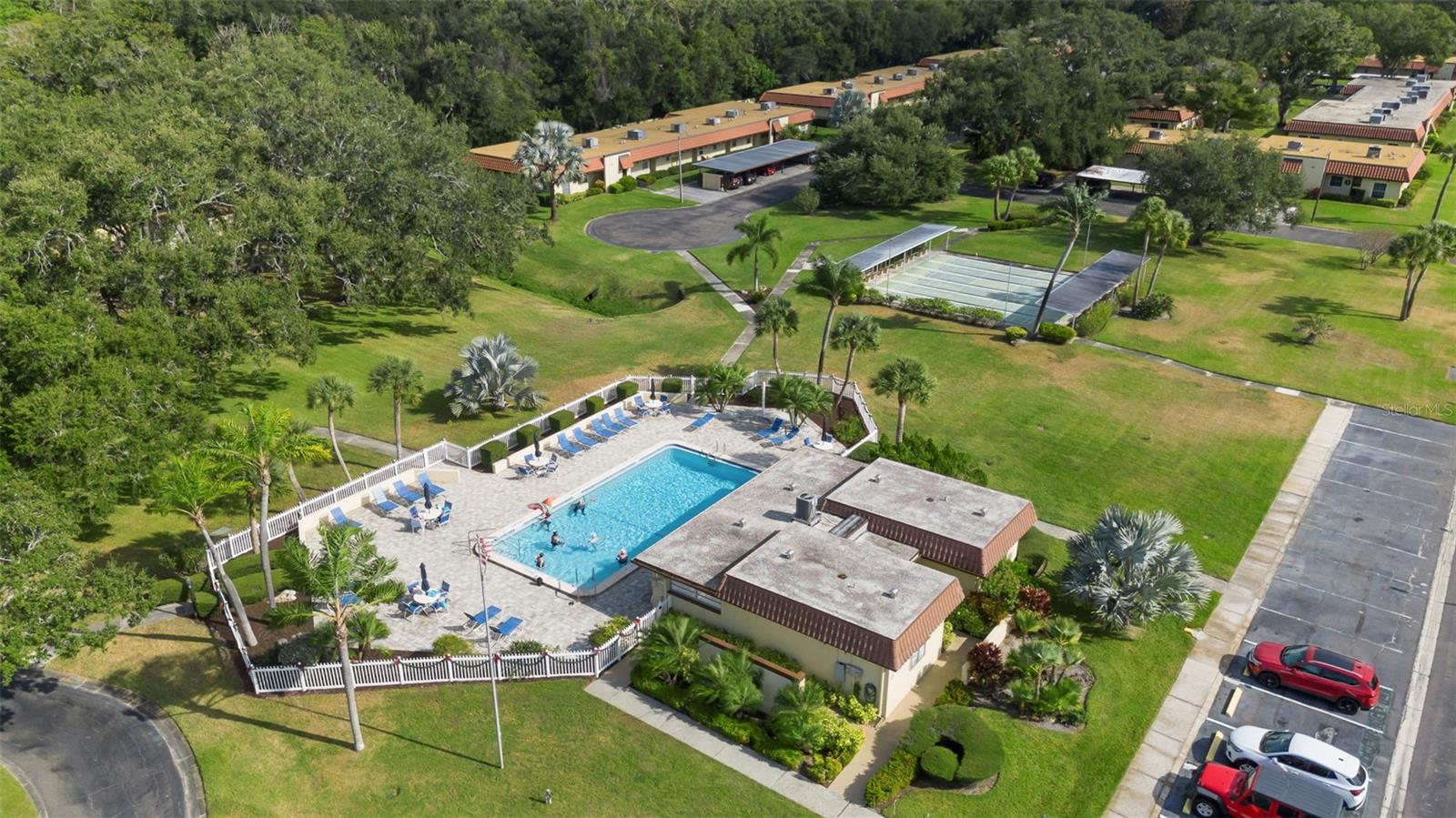 Image 39 of 48 For 1701 Pinehurst Road 22b