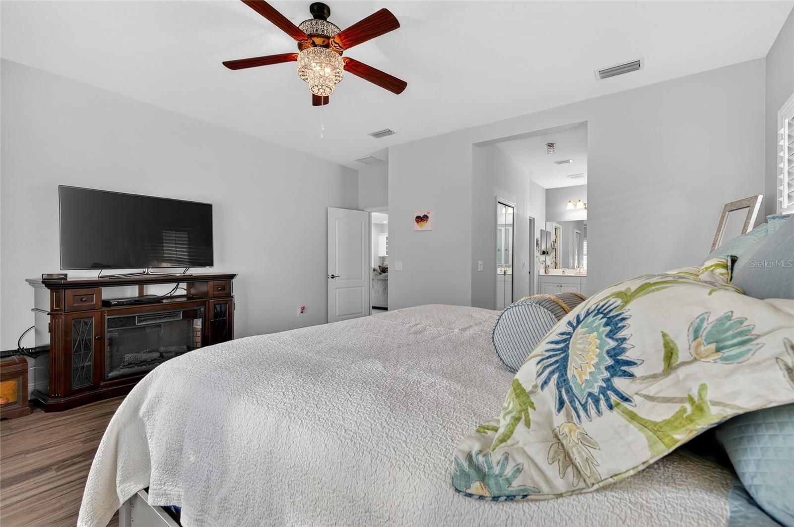 Image 34 of 88 For 10915 Blue Magnolia Lane