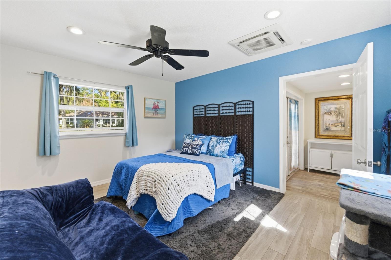 Image 6 of 44 For 206 Hunting Lodge Drive