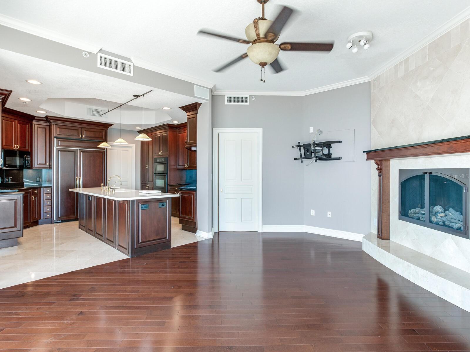 Image 17 of 68 For 3507 Bayshore Boulevard 1202