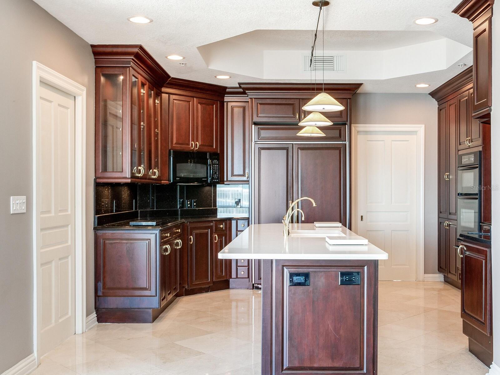 Image 19 of 68 For 3507 Bayshore Boulevard 1202