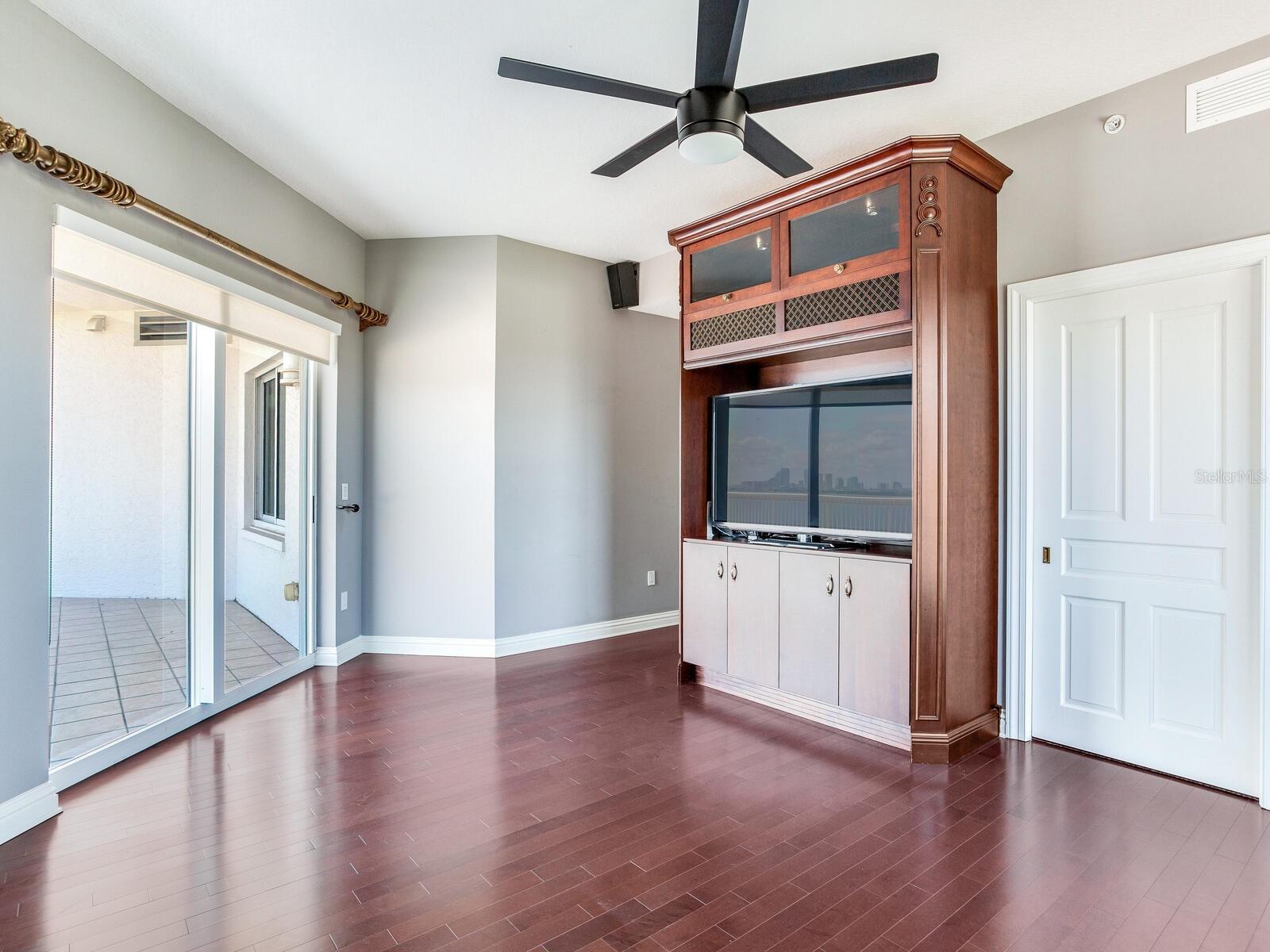 Image 38 of 68 For 3507 Bayshore Boulevard 1202