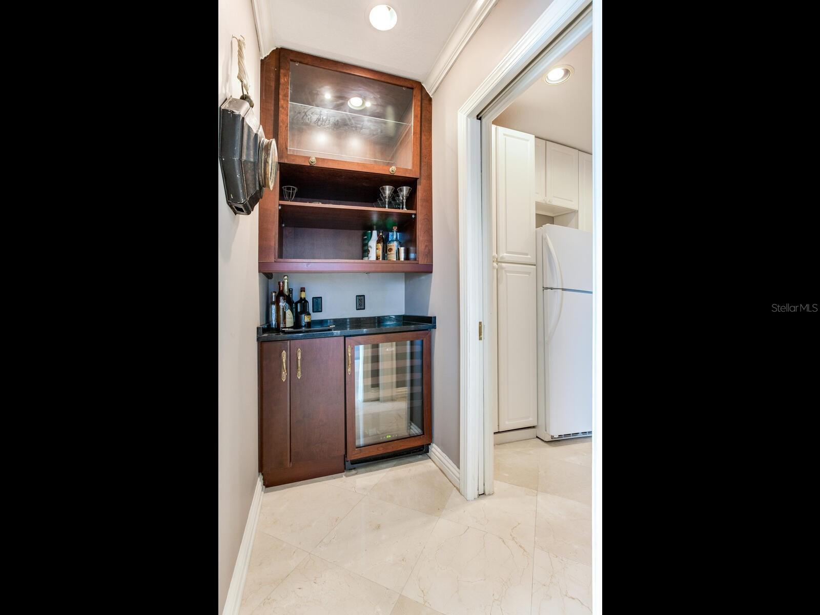 Image 9 of 68 For 3507 Bayshore Boulevard 1202