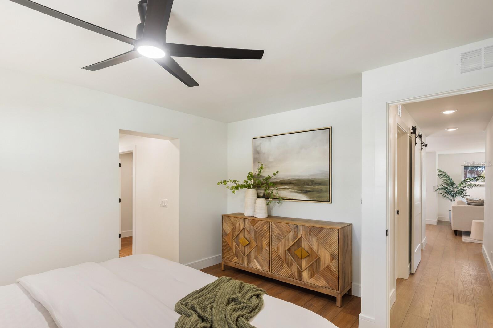 Image 15 of 35 For 3123 La Salle Street