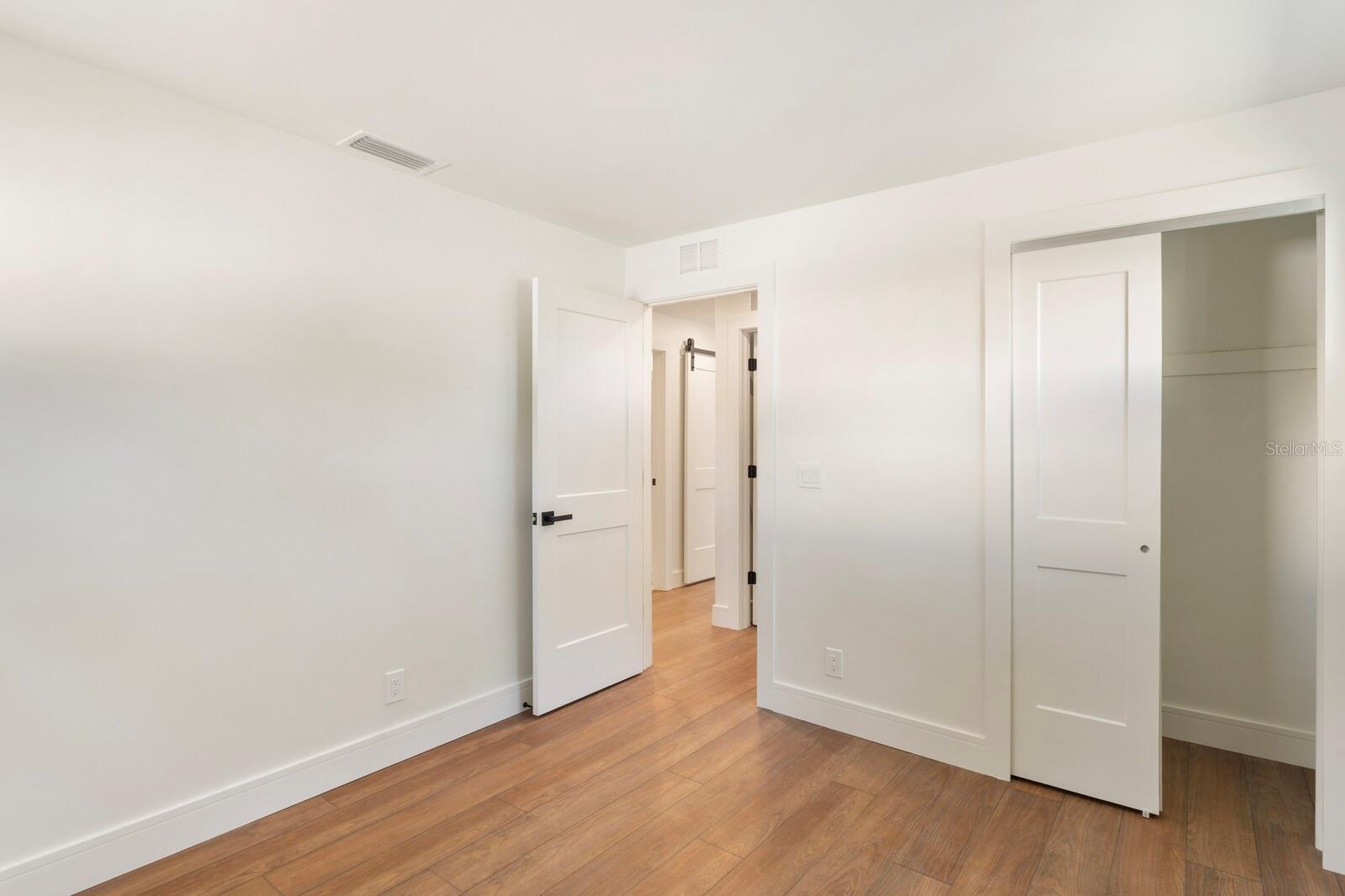 Image 24 of 35 For 3123 La Salle Street