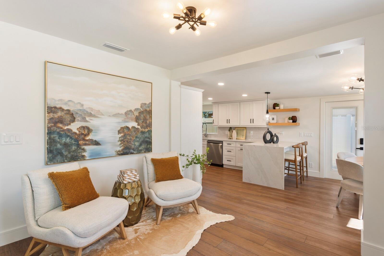 Image 3 of 35 For 3123 La Salle Street