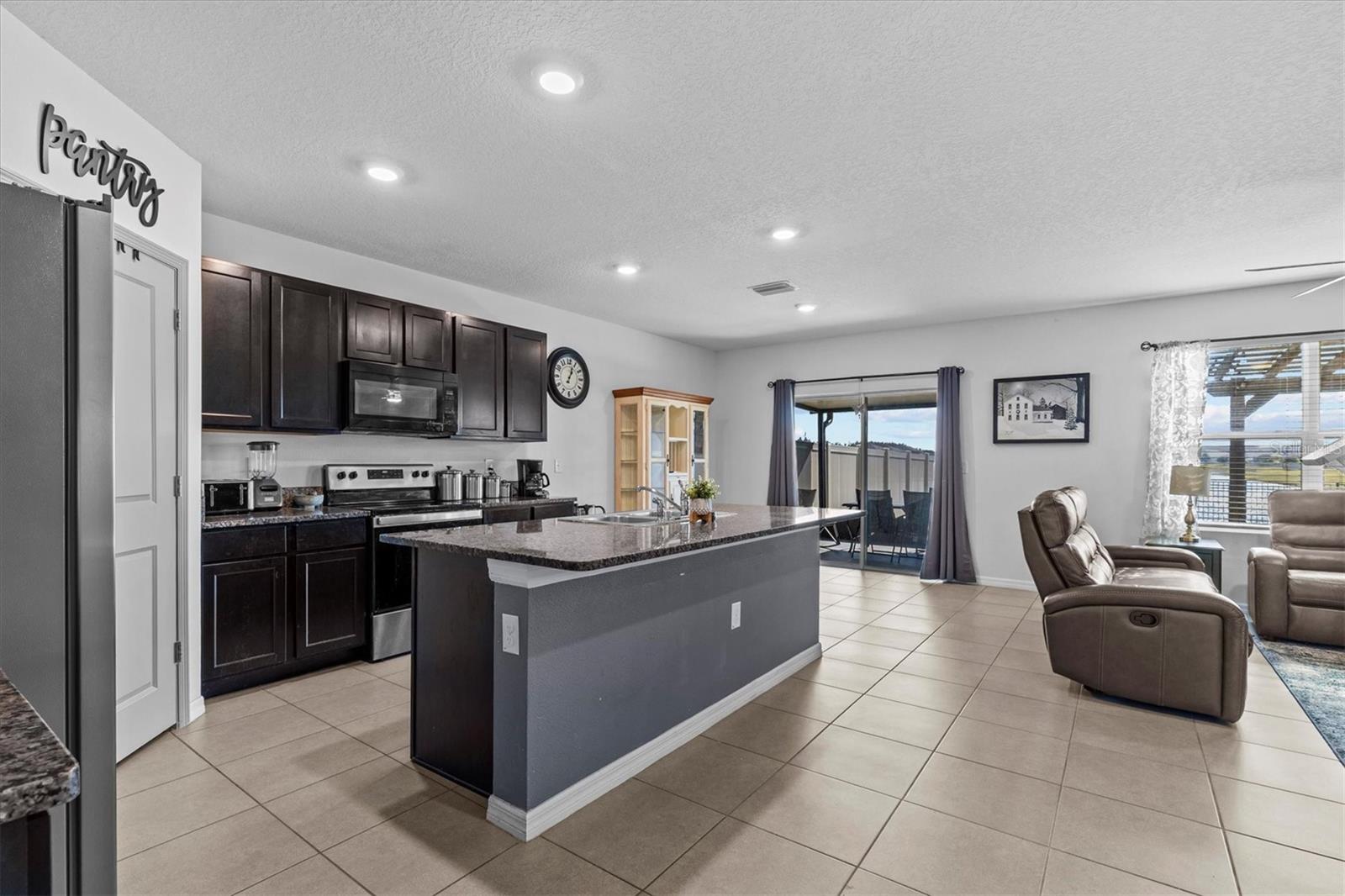 Image 18 of 91 For 8484 Bower Bass Circle