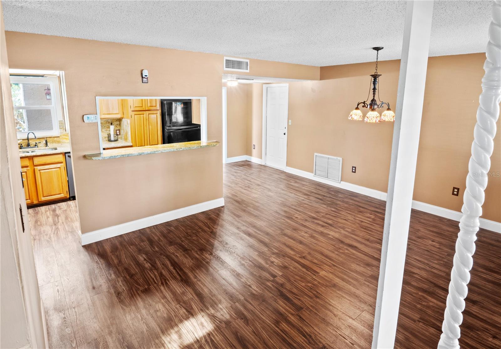 Image 15 of 37 For 771 Murphy Avenue N