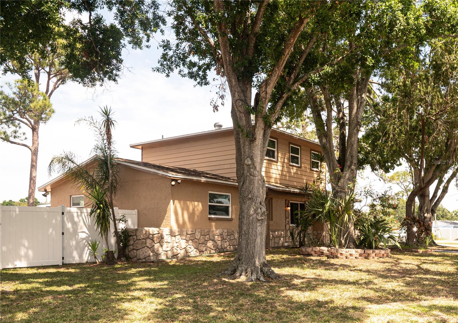 Image 24 of 37 For 771 Murphy Avenue N