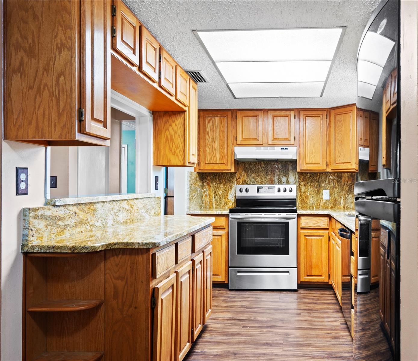 Image 6 of 37 For 771 Murphy Avenue N