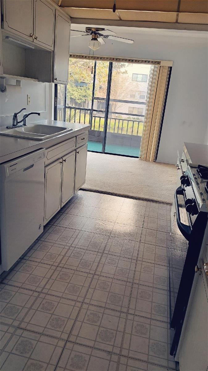 Image 7 of 18 For 7951 58th Avenue N 208