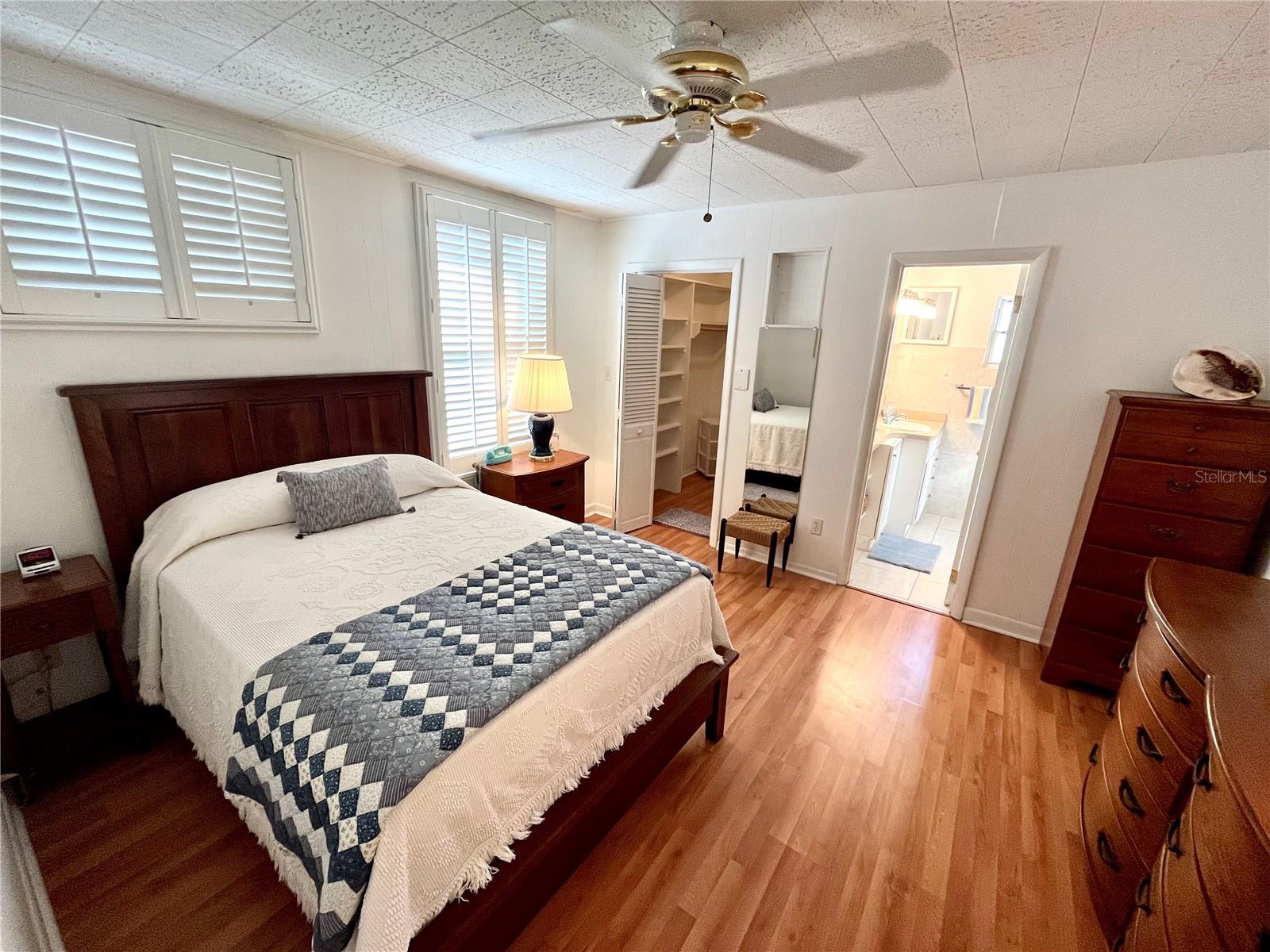 Image 26 of 51 For 7598 14th Street N