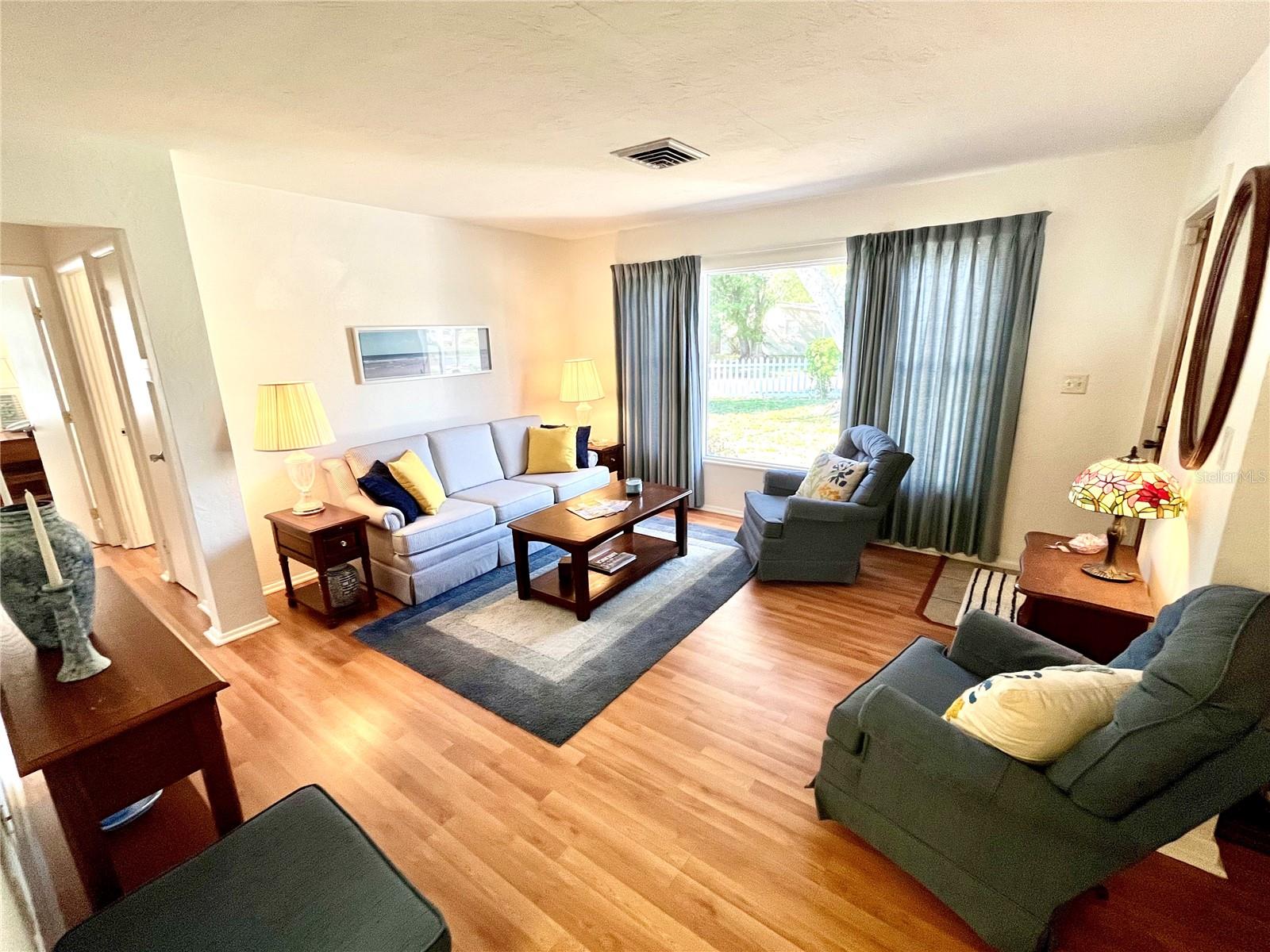 Image 5 of 51 For 7598 14th Street N