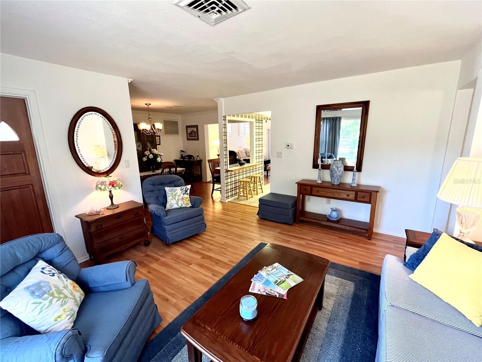 Image 7 of 51 For 7598 14th Street N