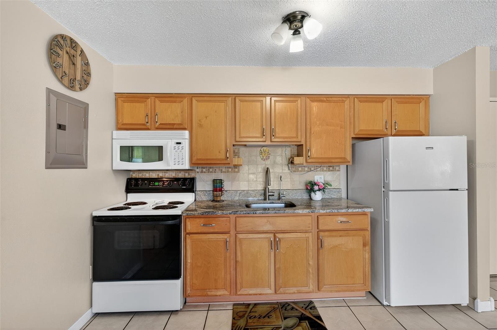 Image 12 of 40 For 4215 Bay Drive 1802f