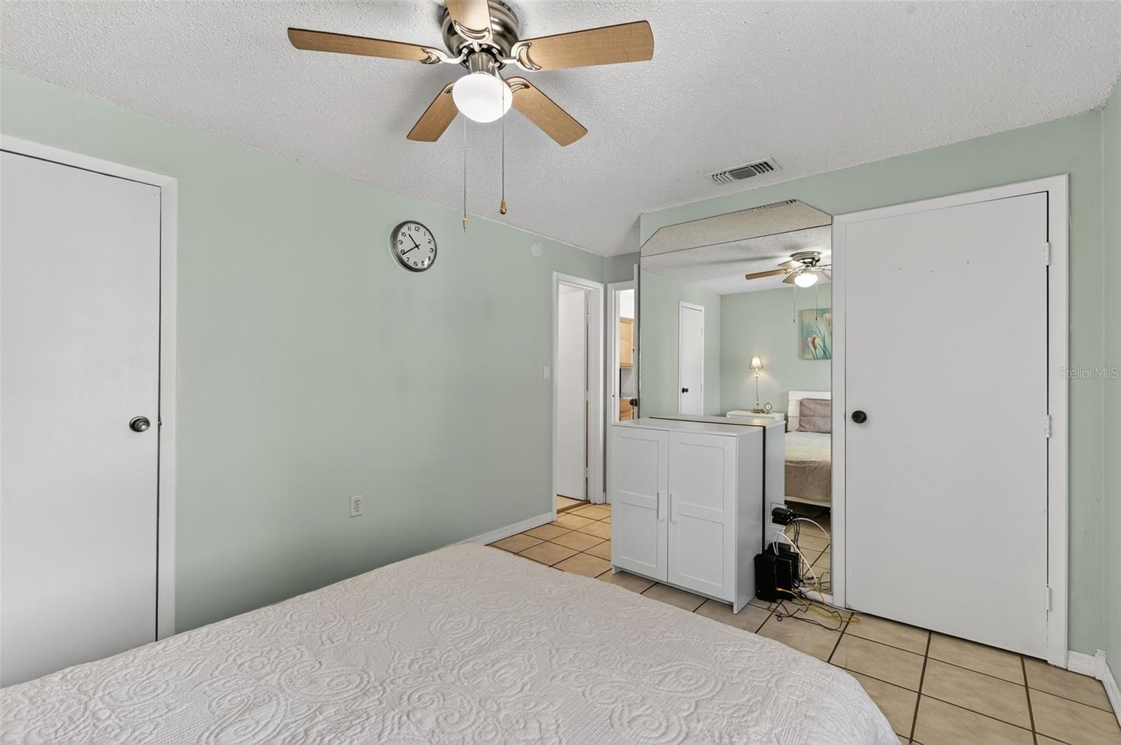 Image 19 of 40 For 4215 Bay Drive 1802f