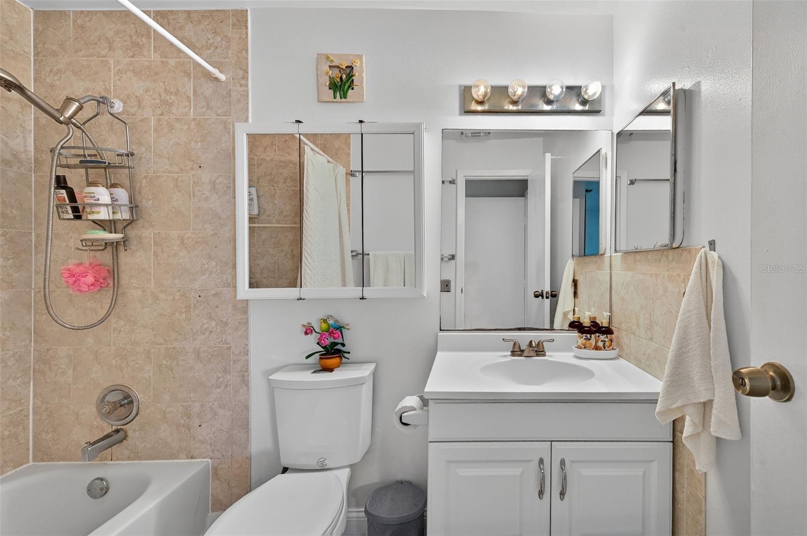 Image 22 of 40 For 4215 Bay Drive 1802f