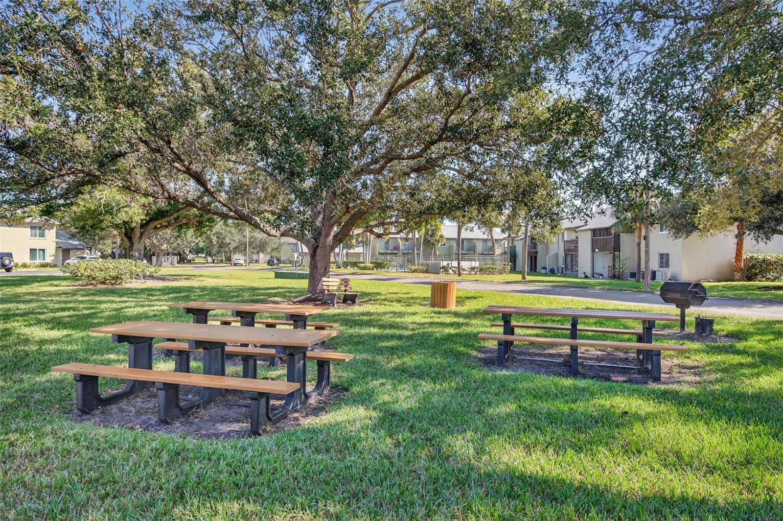 Image 29 of 40 For 4215 Bay Drive 1802f