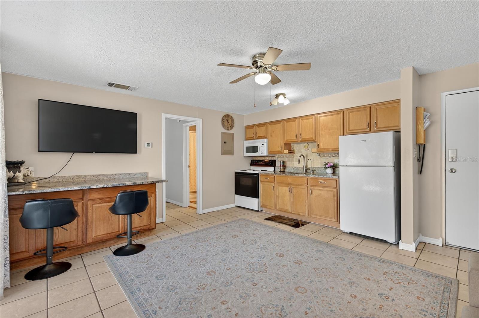 Image 5 of 40 For 4215 Bay Drive 1802f