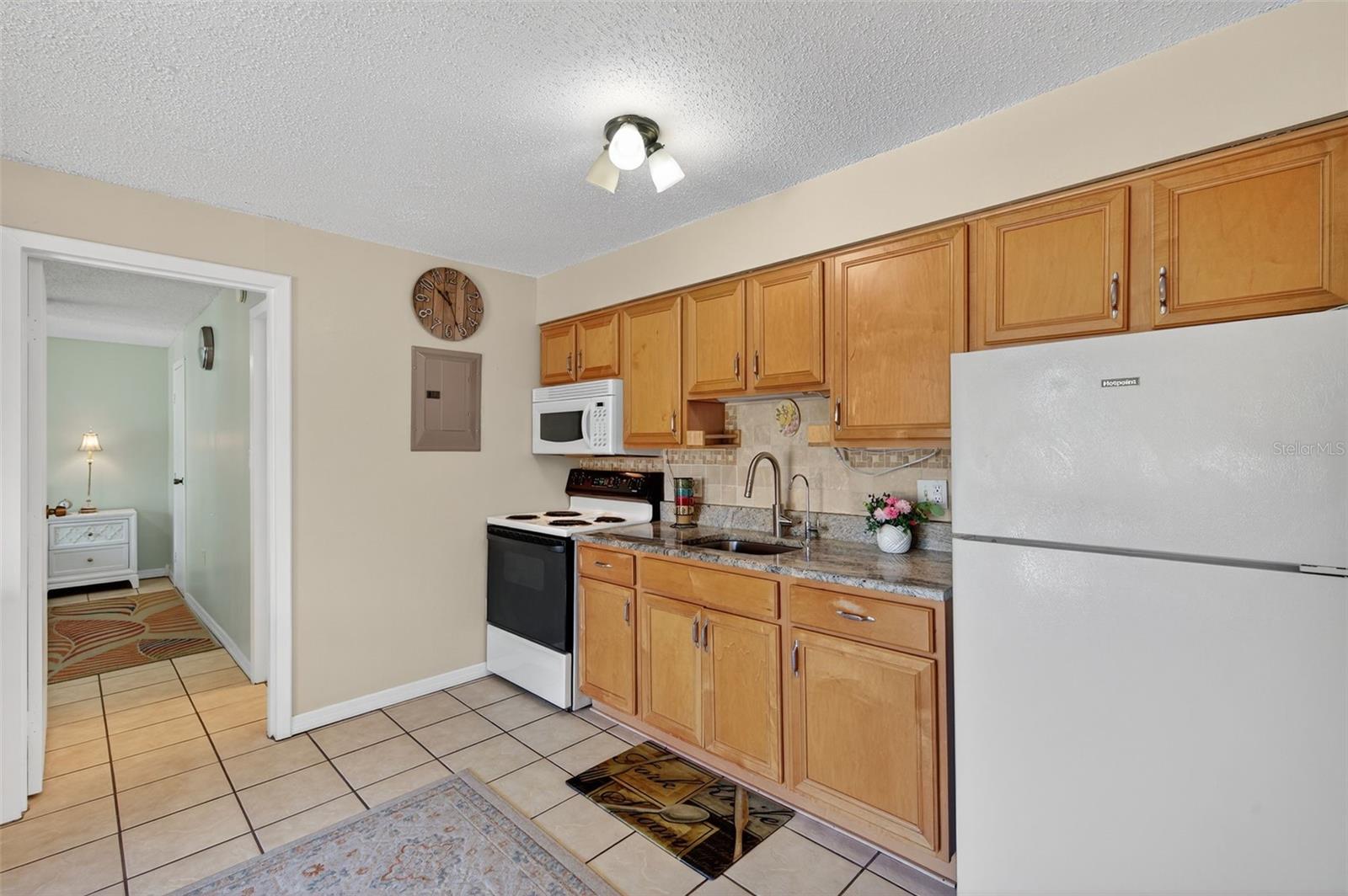 Image 7 of 40 For 4215 Bay Drive 1802f