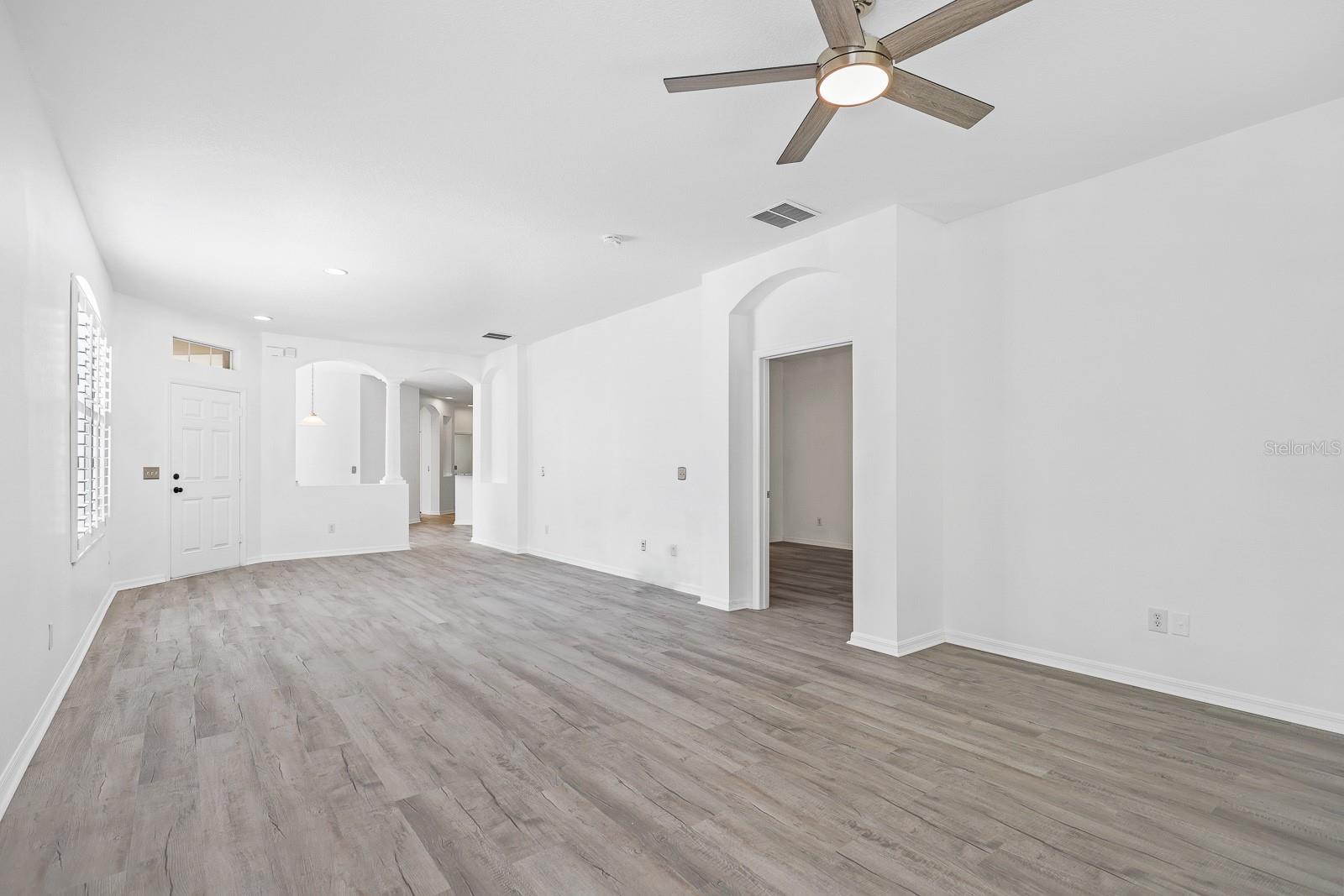 Image 7 of 34 For 5926 Phoebenest Drive