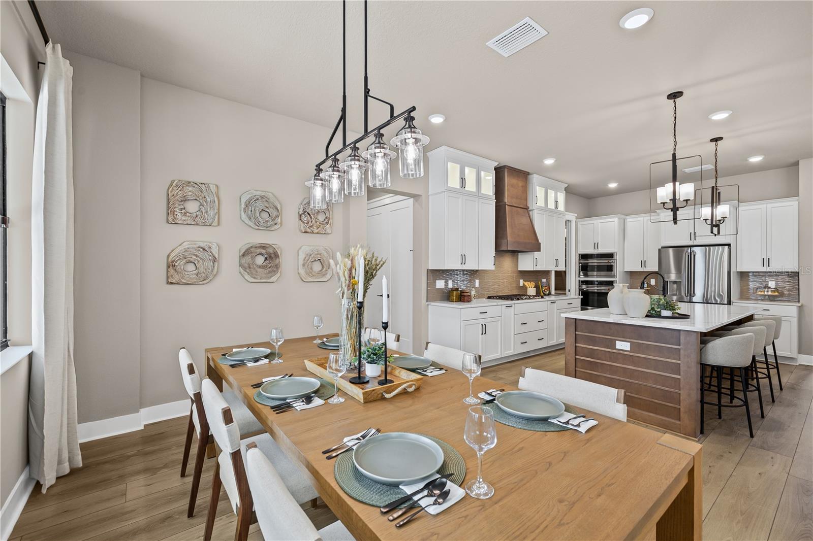 Image 14 of 83 For 728 Estates Boulevard