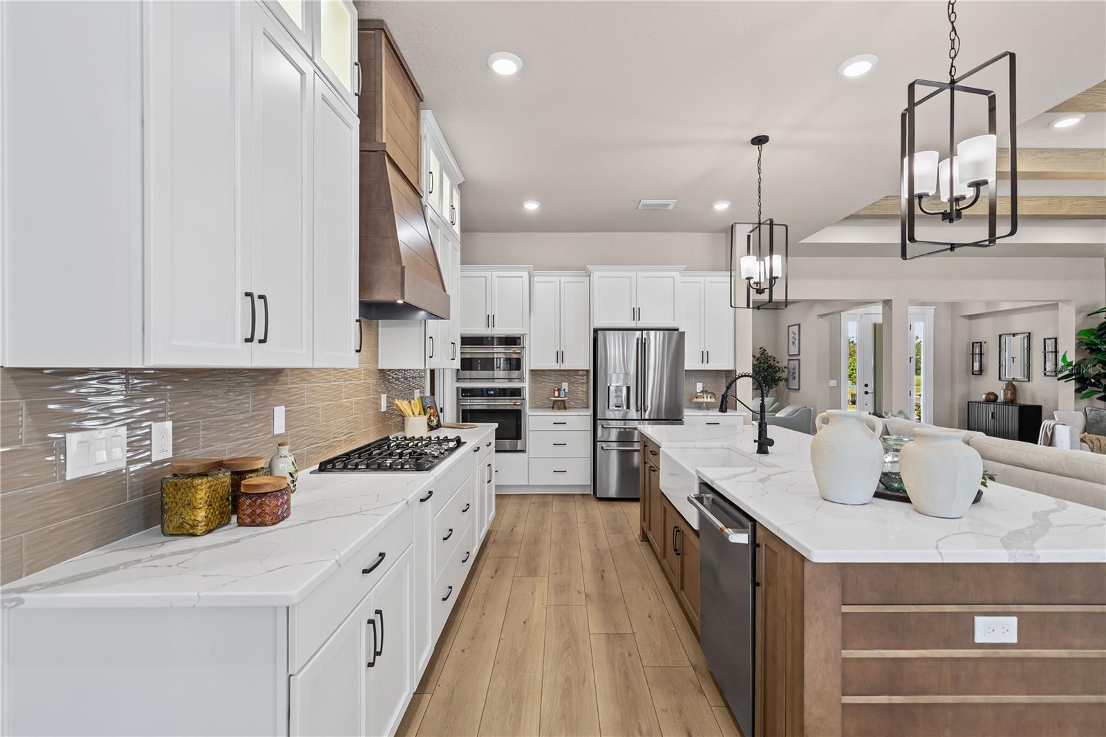 Image 15 of 83 For 728 Estates Boulevard