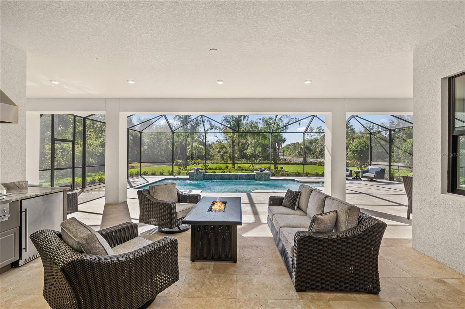 Image 22 of 83 For 728 Estates Boulevard