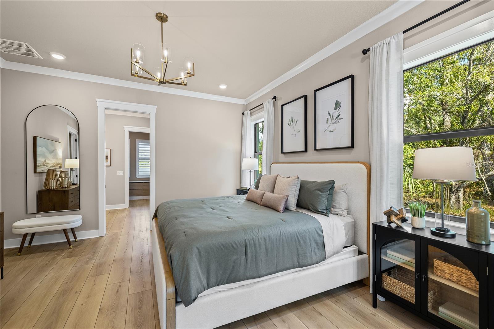 Image 25 of 83 For 728 Estates Boulevard