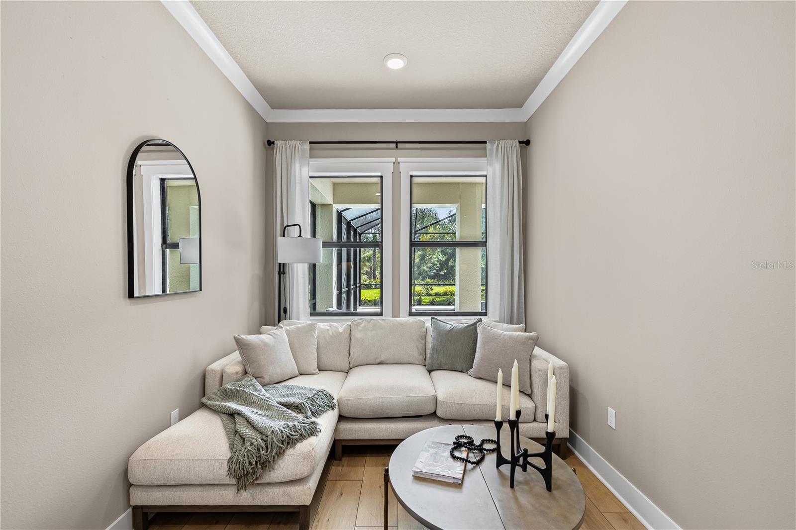 Image 28 of 83 For 728 Estates Boulevard