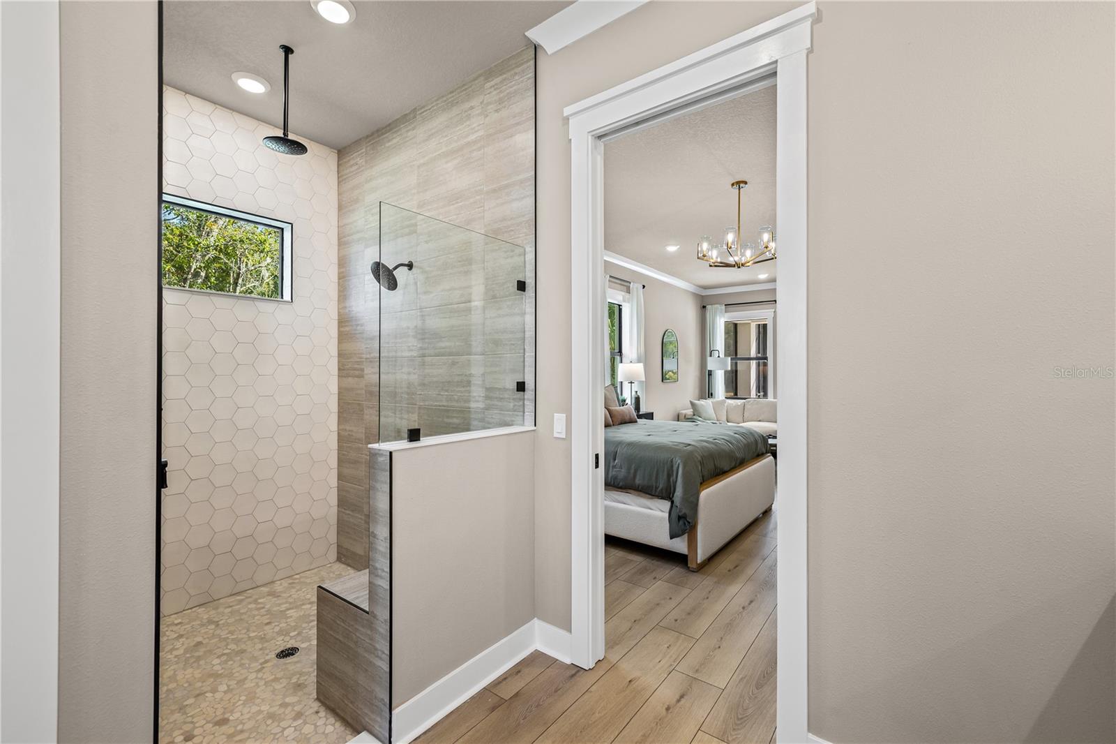 Image 32 of 83 For 728 Estates Boulevard