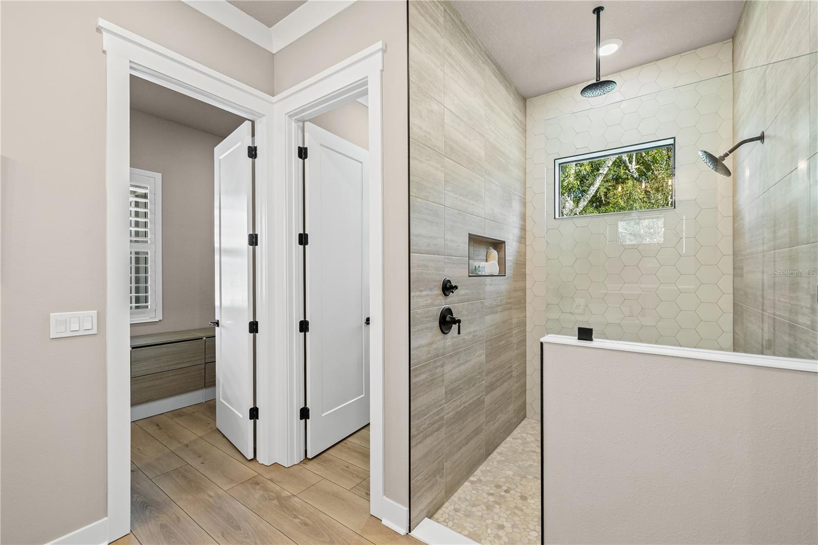 Image 33 of 83 For 728 Estates Boulevard