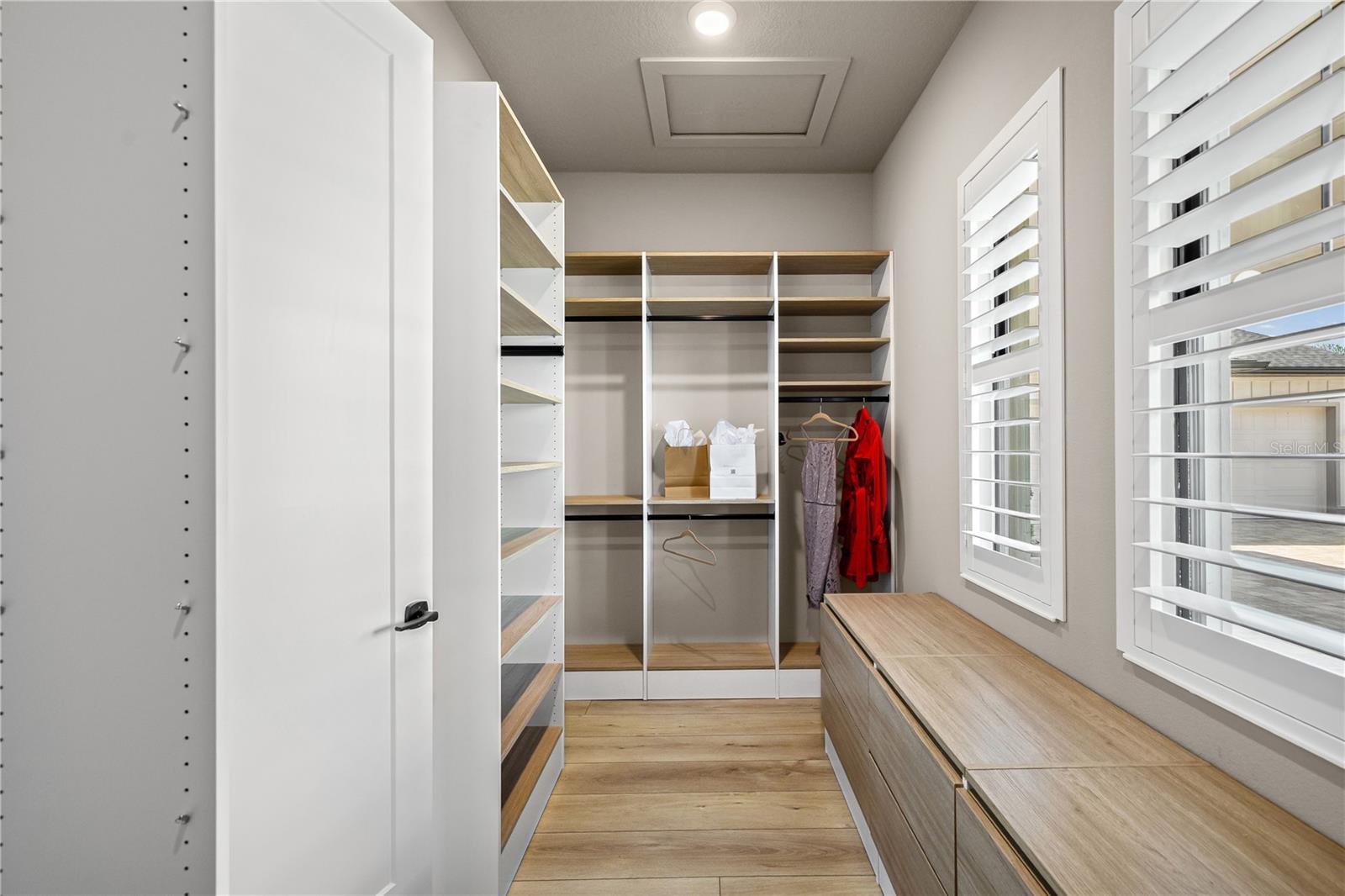 Image 35 of 83 For 728 Estates Boulevard