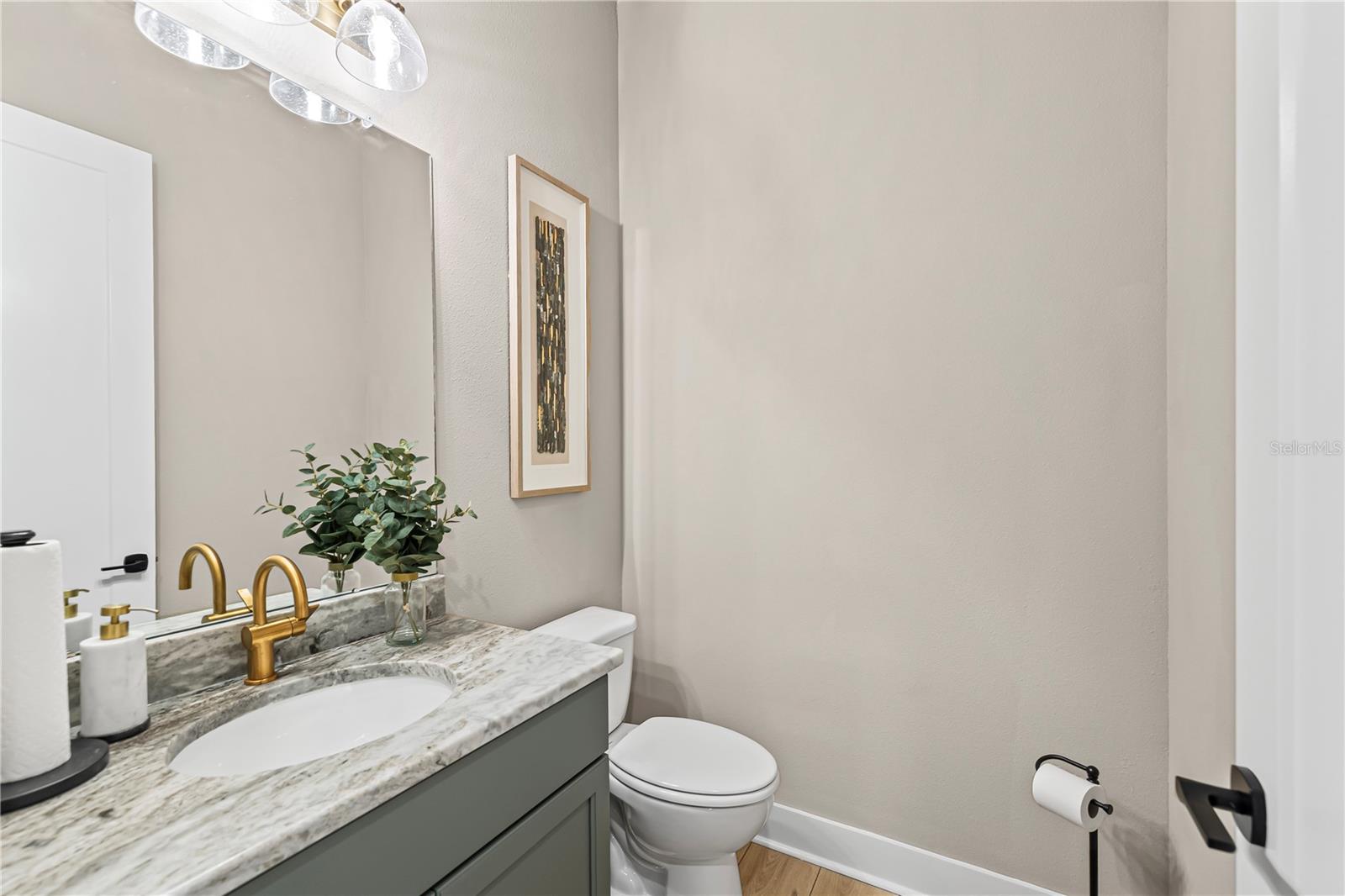 Image 49 of 83 For 728 Estates Boulevard