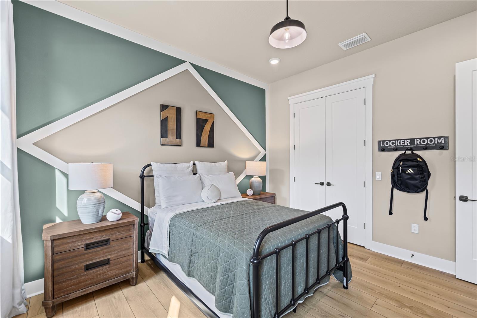 Image 51 of 83 For 728 Estates Boulevard