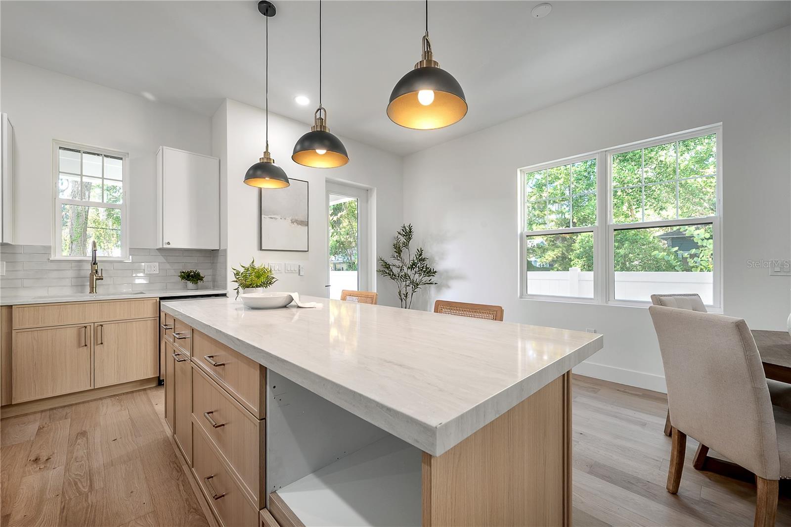 Image 18 of 48 For 1405 Louisiana Avenue 1