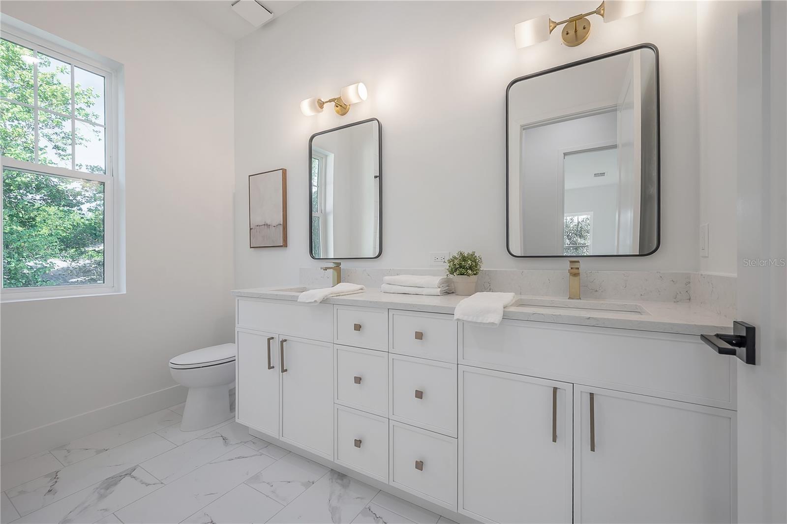 Image 37 of 48 For 1405 Louisiana Avenue 1