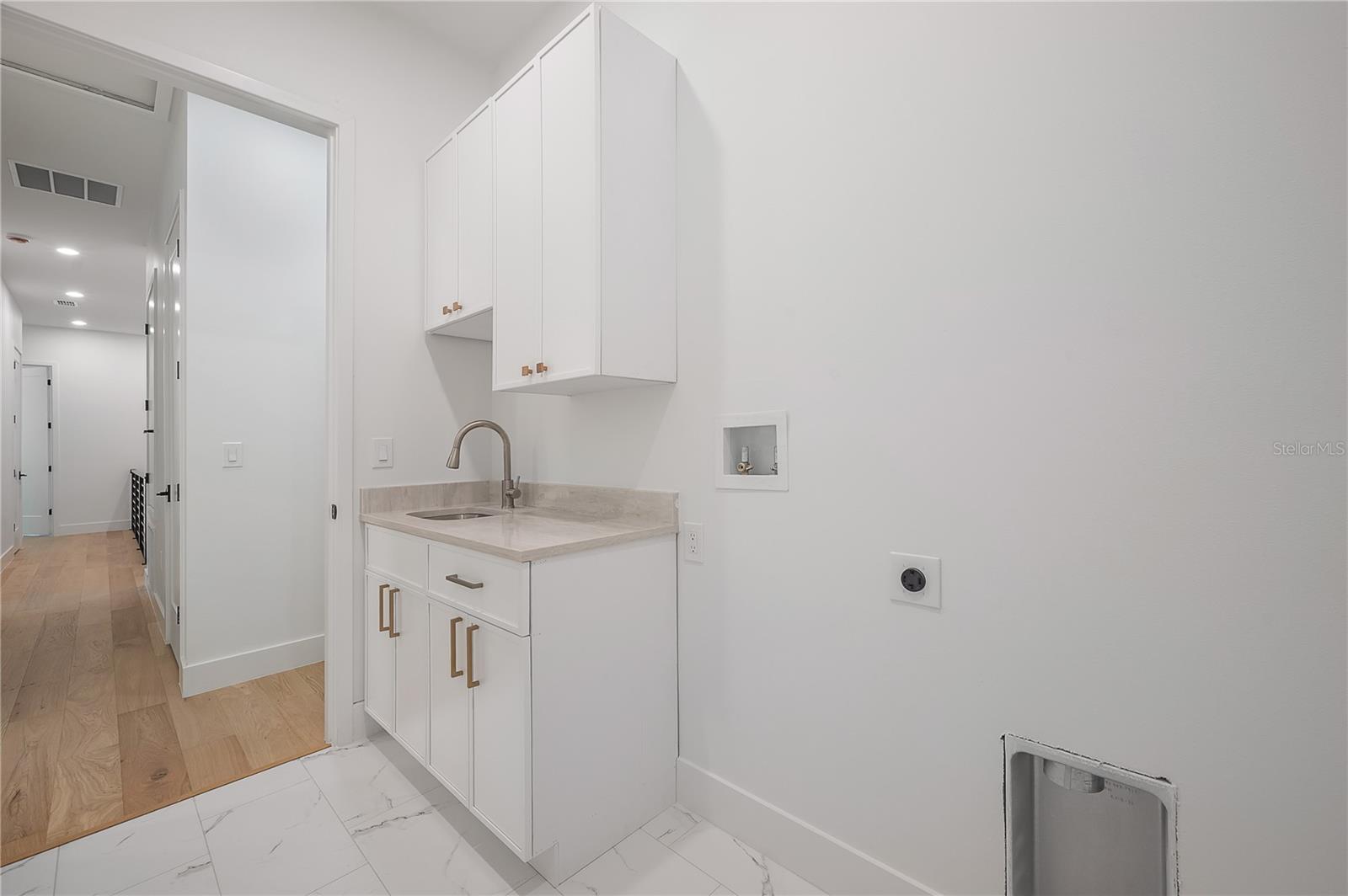 Image 43 of 48 For 1405 Louisiana Avenue 1