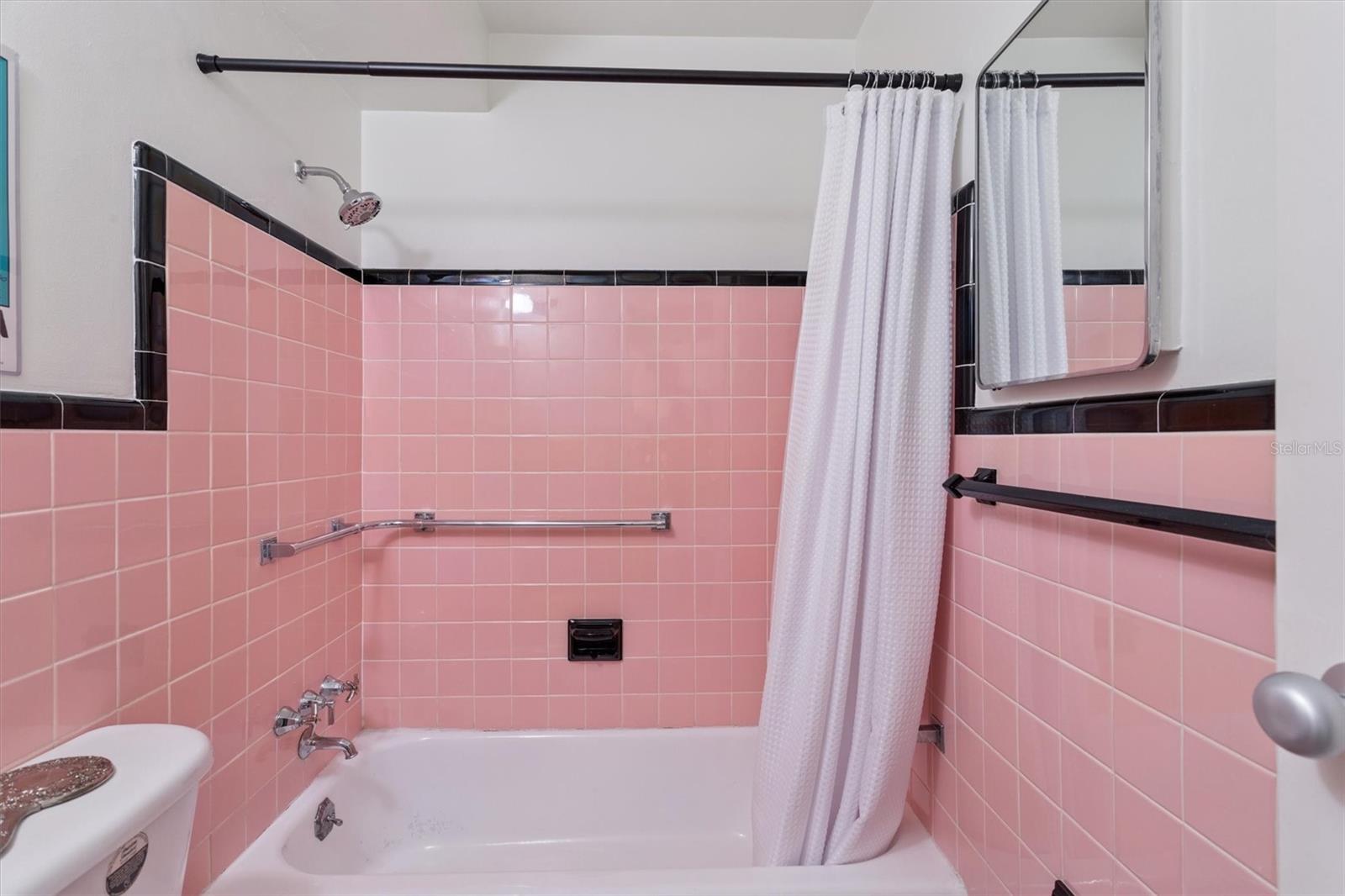 Image 15 of 26 For 841 4th Avenue N 32