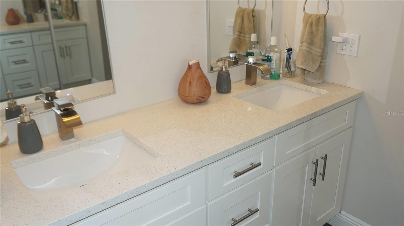 Image 14 of 25 For 7530 Sunshine Skyway Lane S 115