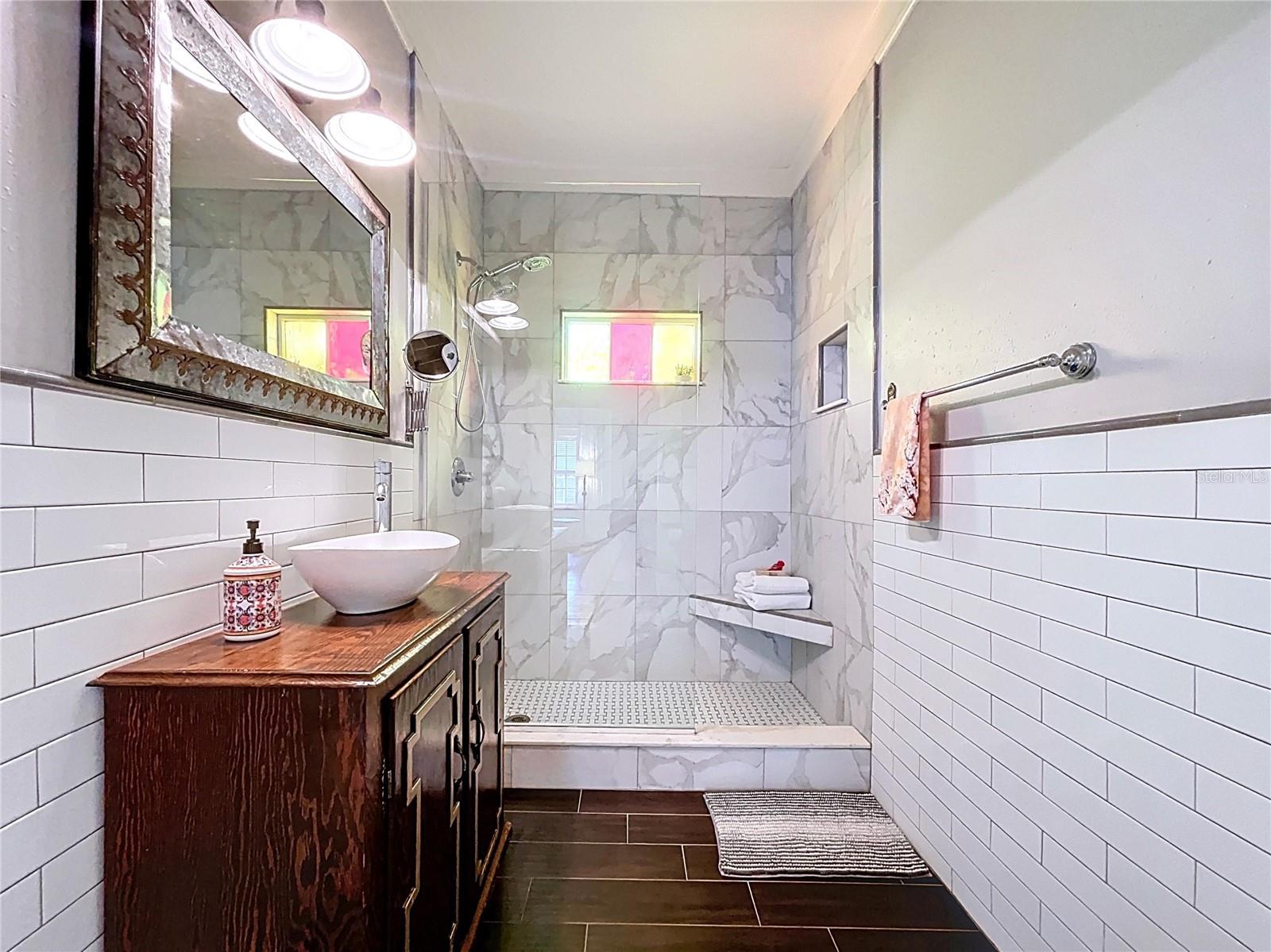 Image 16 of 38 For 901 Baker Street