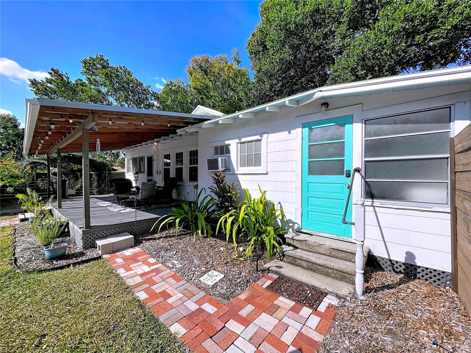 Image 24 of 38 For 901 Baker Street