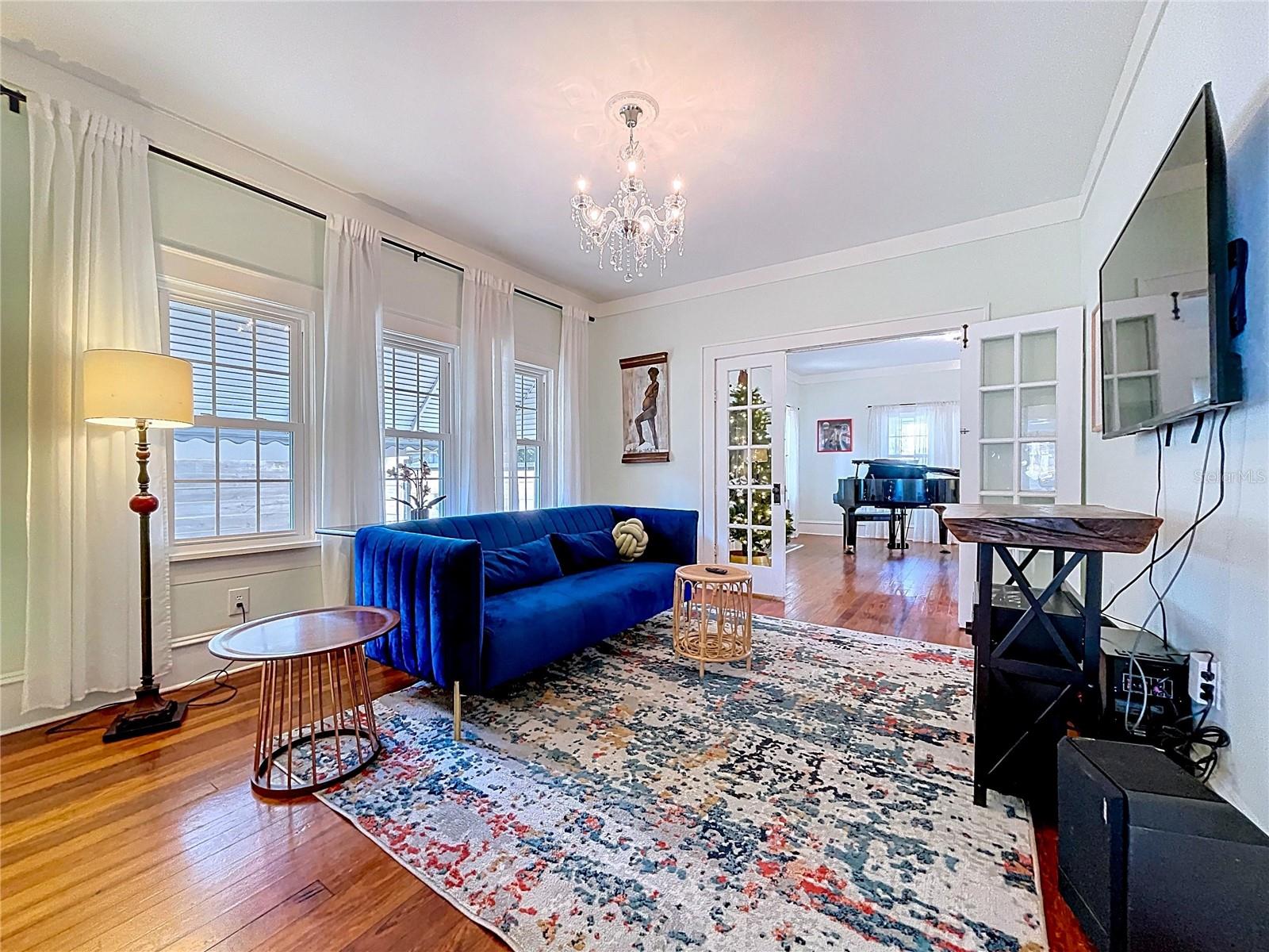 Image 9 of 38 For 901 Baker Street