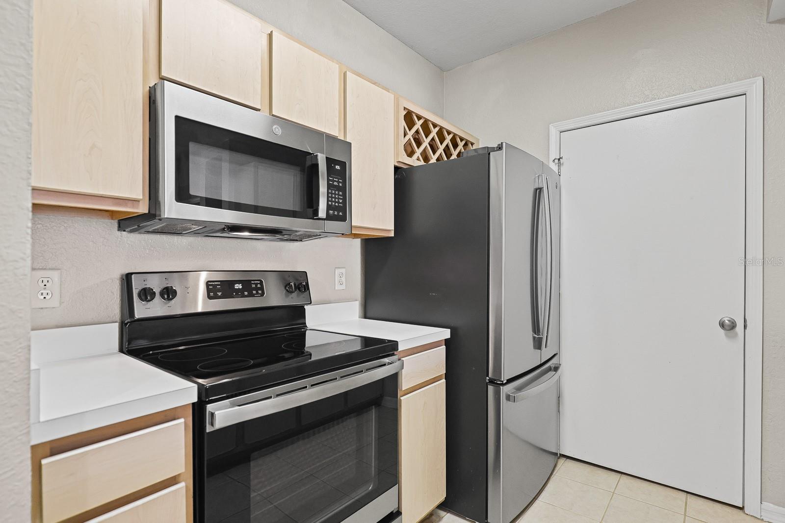 Image 13 of 20 For 8513 Lucuya Way 209