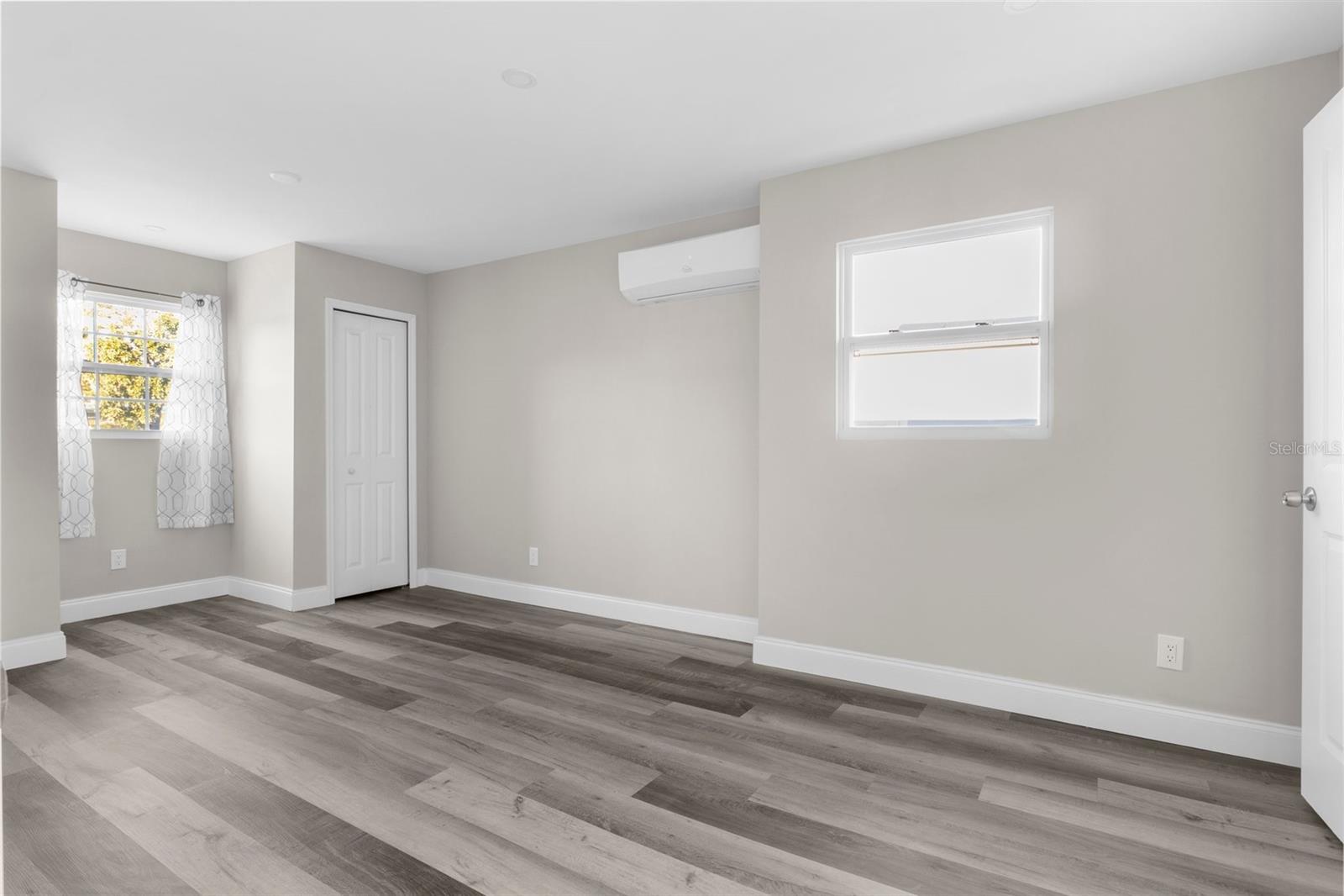 Image 16 of 42 For 5318 9th Avenue N